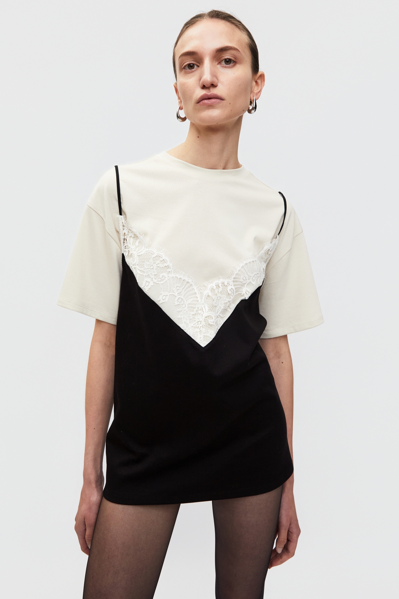 LACE SLIP LAYERED T-SHIRT (S26TS11091BE)