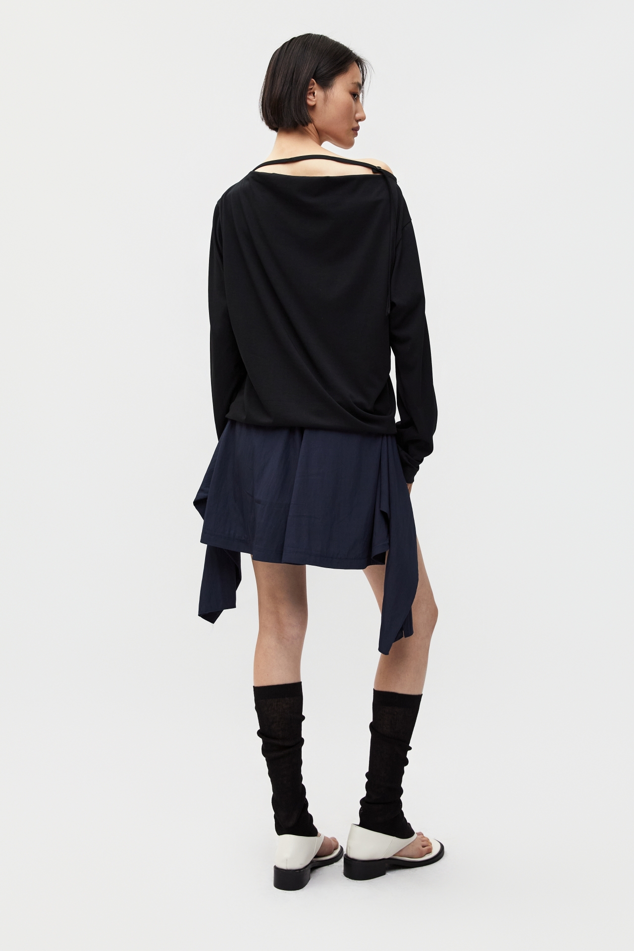 SOLID LONG SLEEVE TEE (S26TS11111BK)