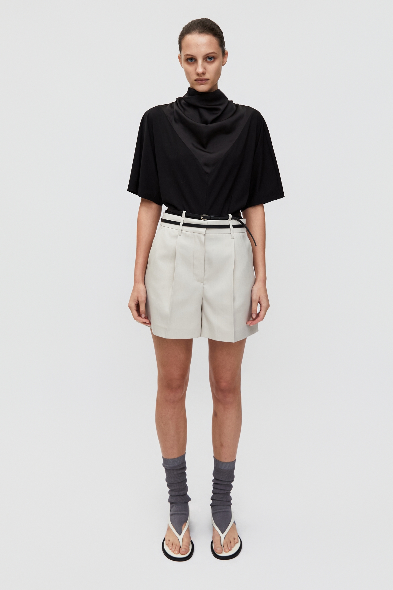 BACKLESS DETAIL SHORT SLEEVE TOP (S26TS11121BK)