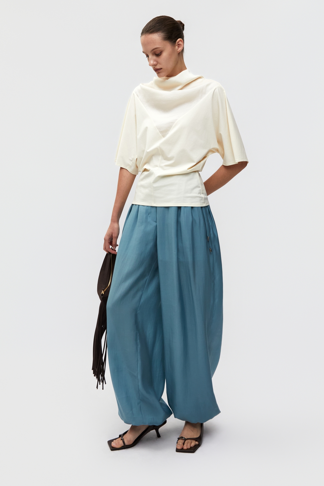 BACKLESS DETAIL SHORT SLEEVE TOP (S26TS11121CR)
