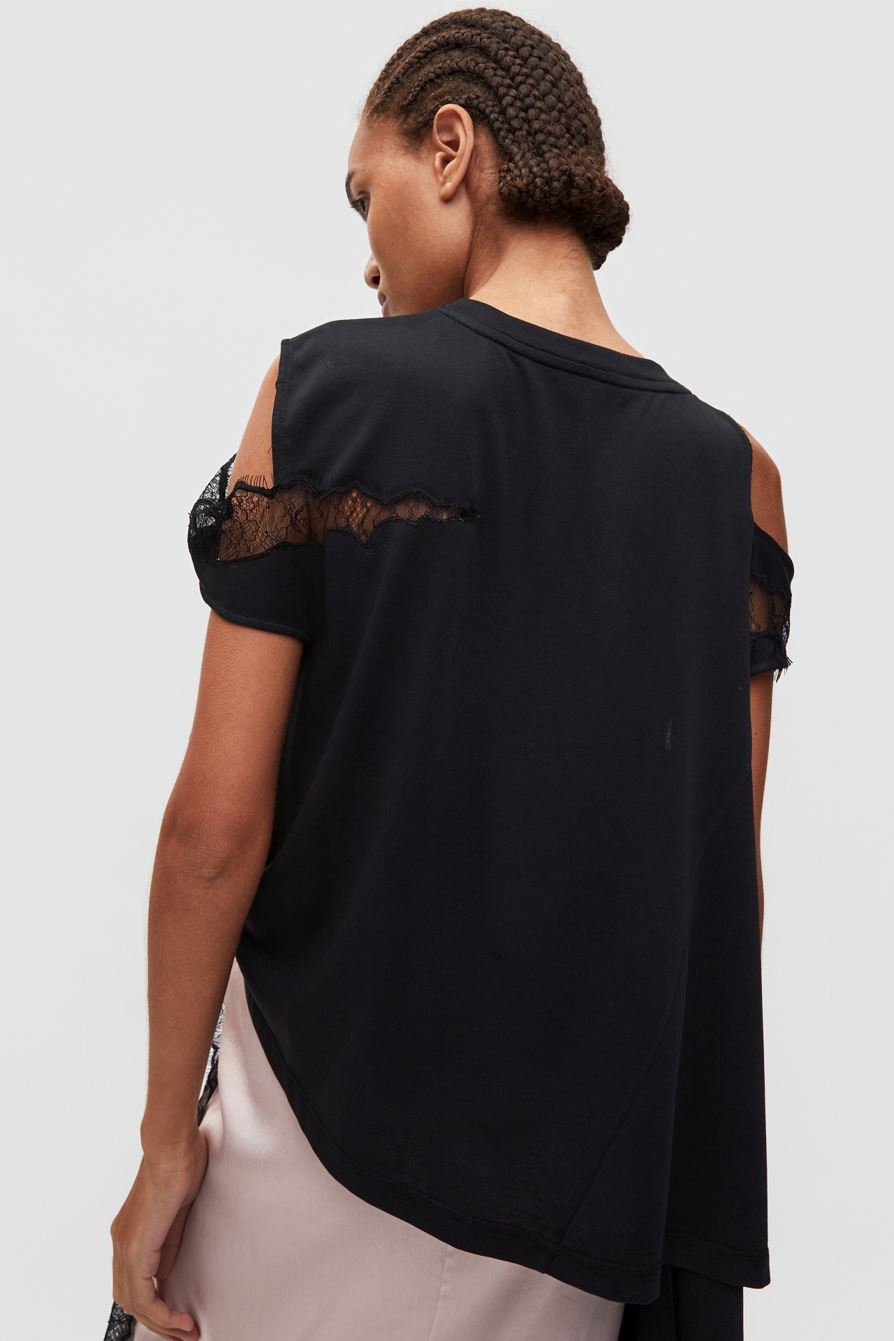 ASYMMETRIC OFF-SHOULDER TOP (S26TS11161BK)