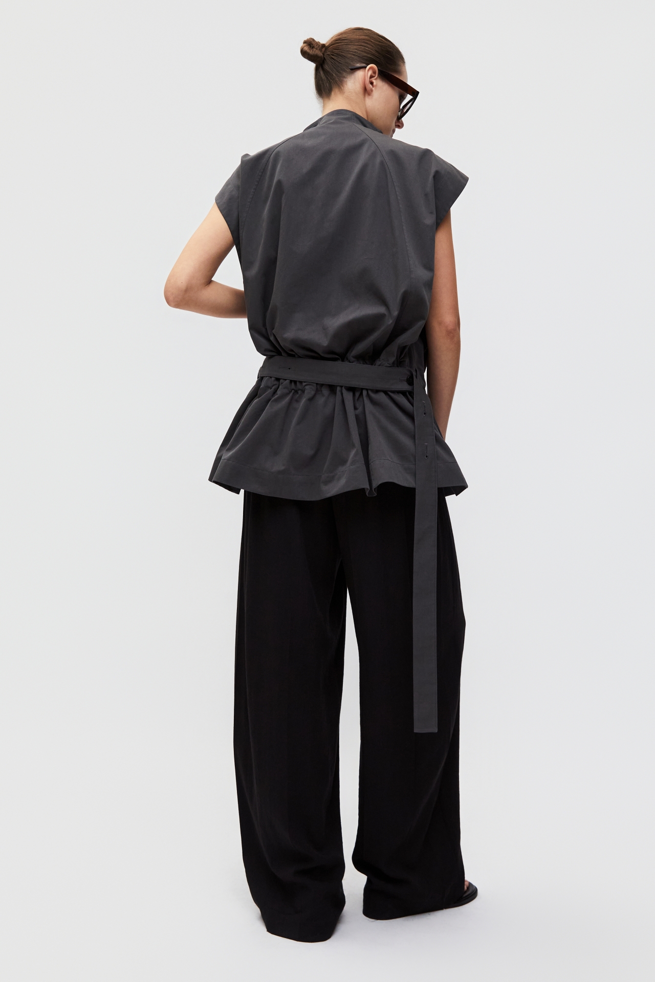 SLEEK CINCHED VEST (S26VT3031GY)