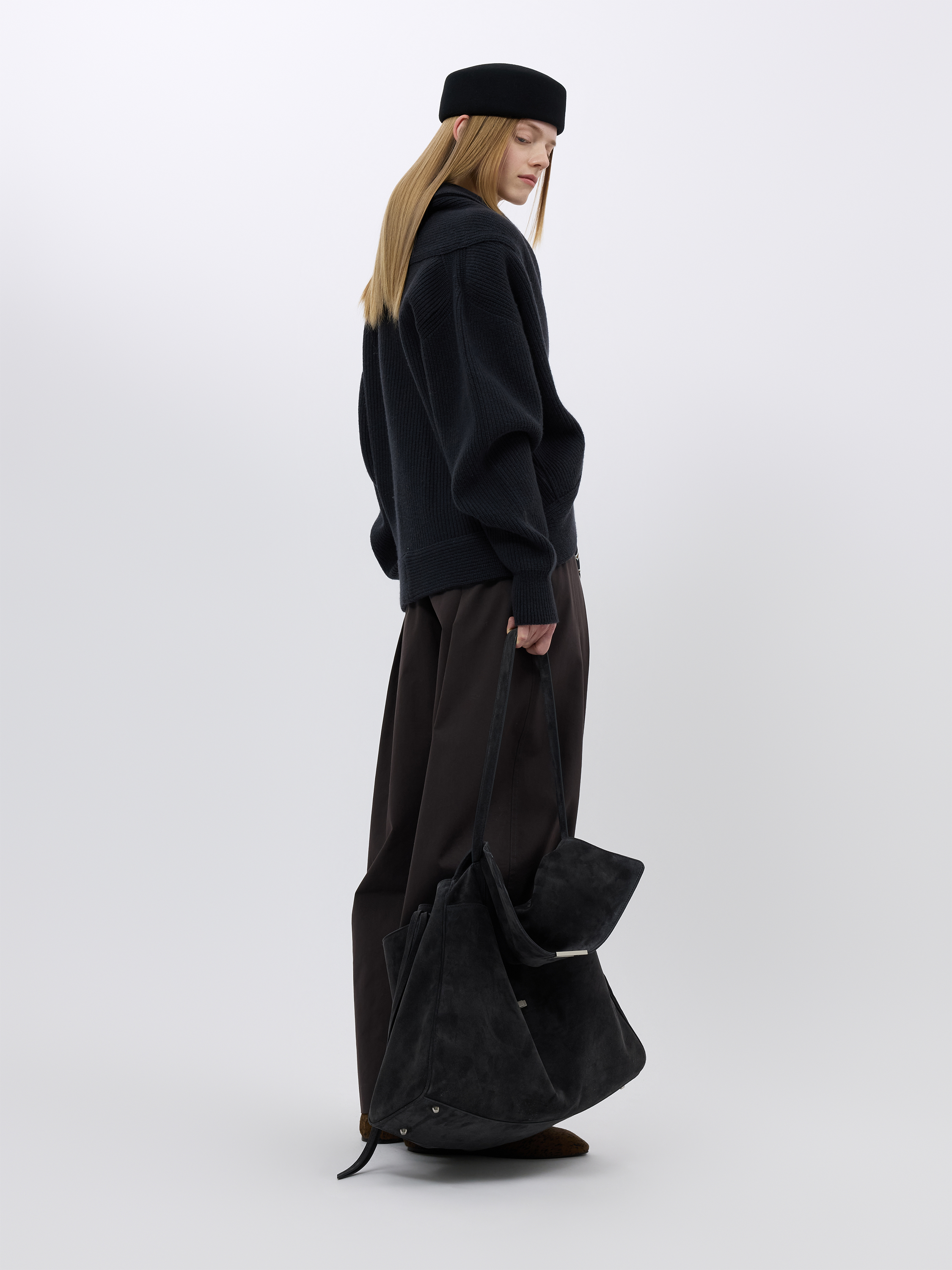 SUEDE SLOUCHY MAXI SHOULDER BAG (W26AC12131GY)