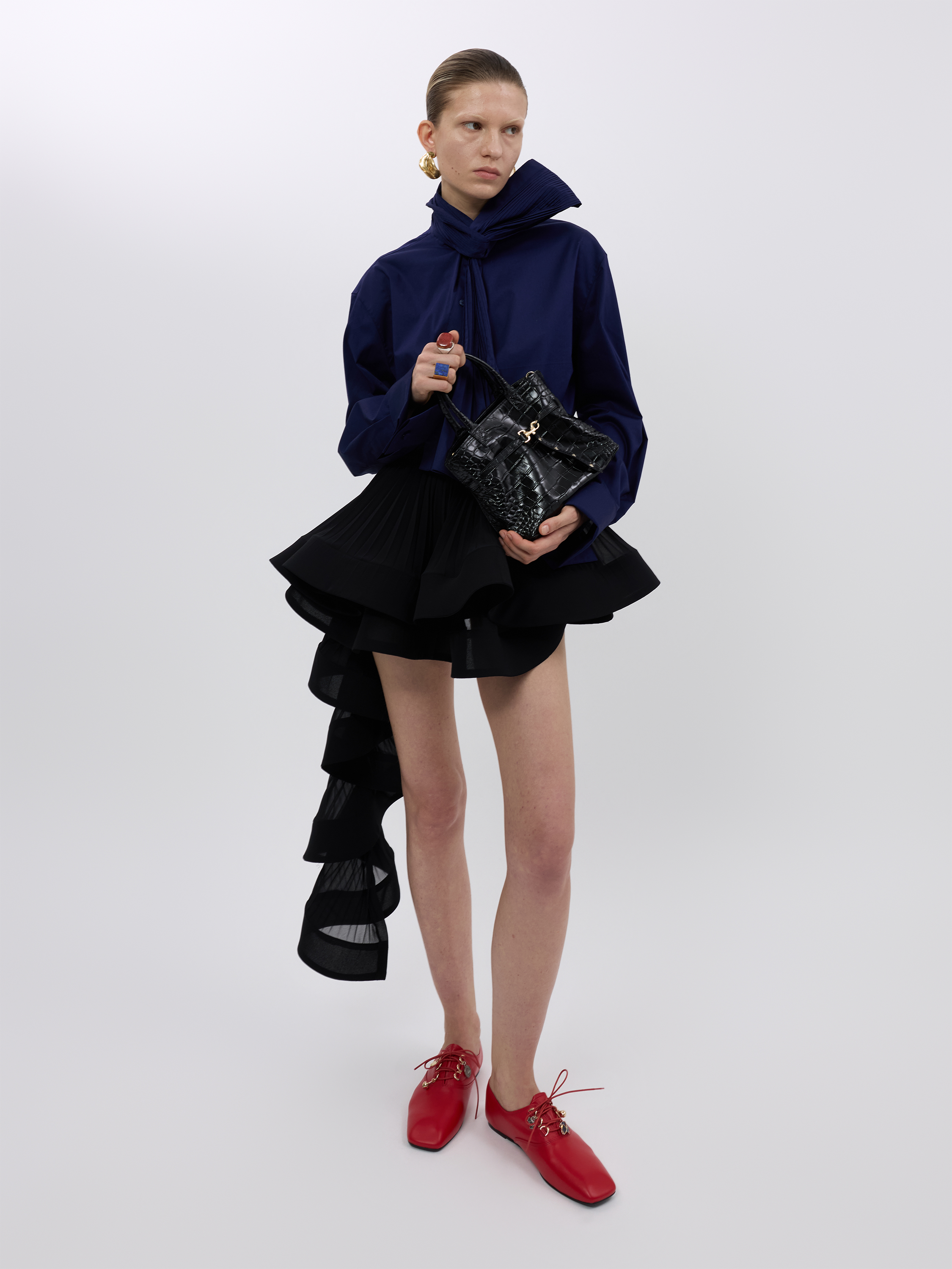 PLEATED RIBBON SCARF DETAIL SHIRT (W26BL4021NV)