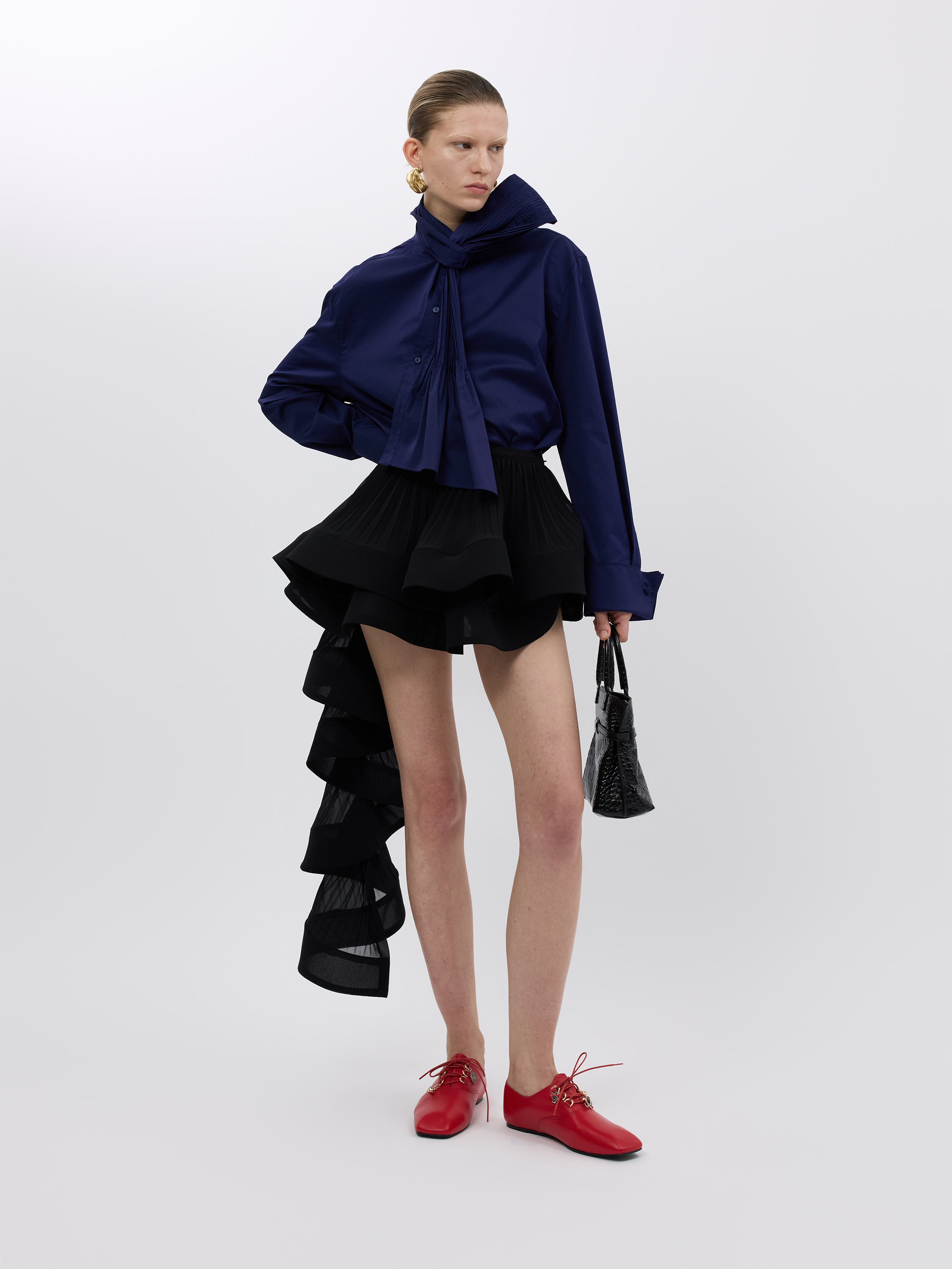 PLEATED RIBBON SCARF DETAIL SHIRT (W26BL4021NV)