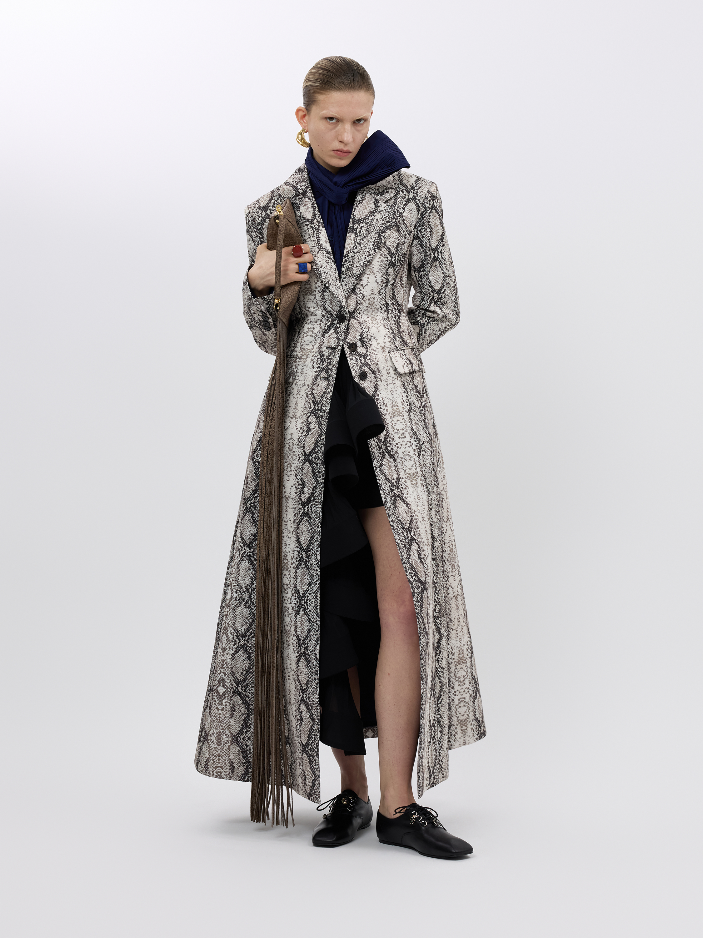 PLEATED RIBBON SCARF DETAIL SHIRT (W26BL4021NV)