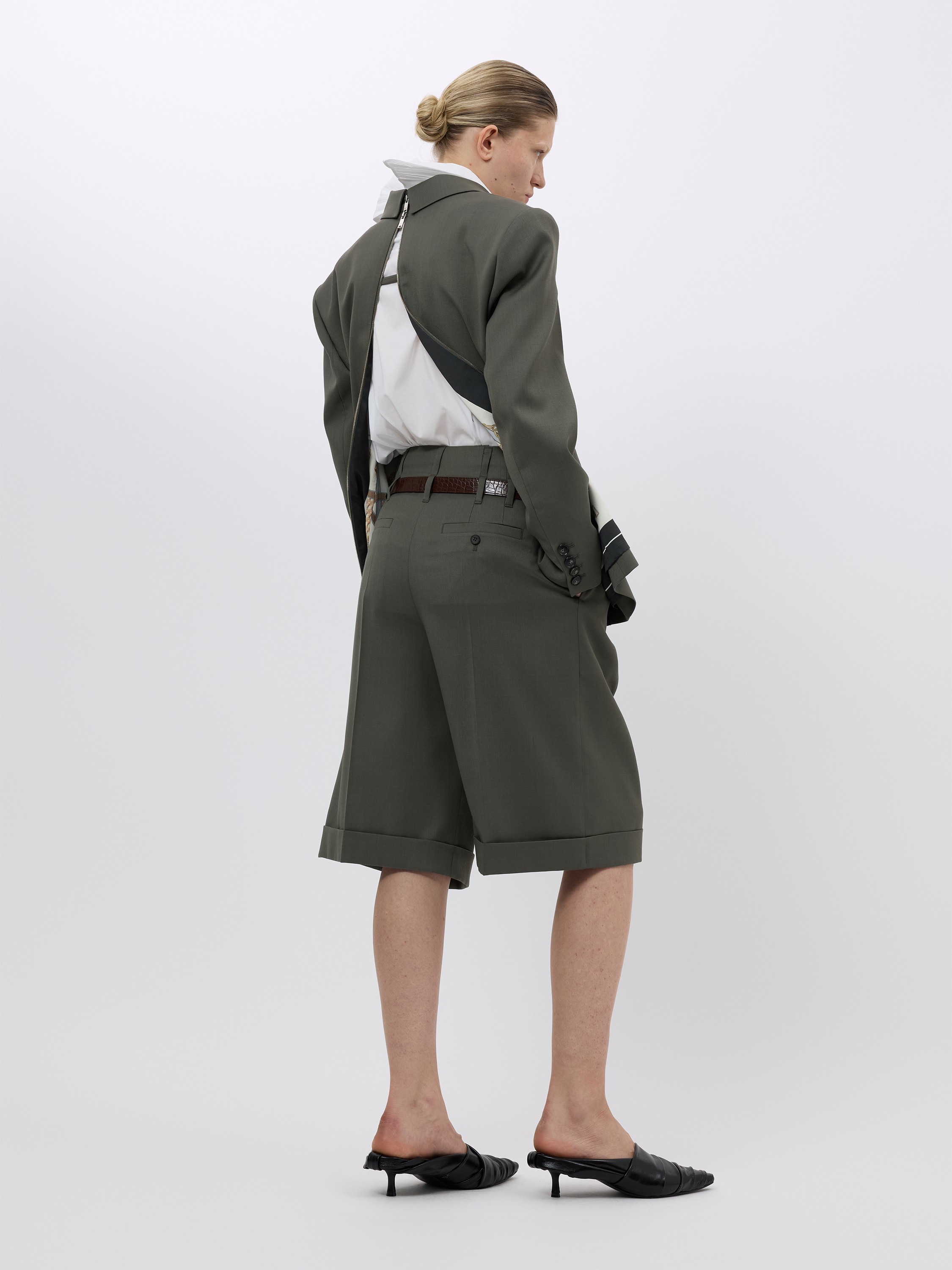 PLEATED RIBBON SCARF DETAIL SHIRT (W26BL4021WH)