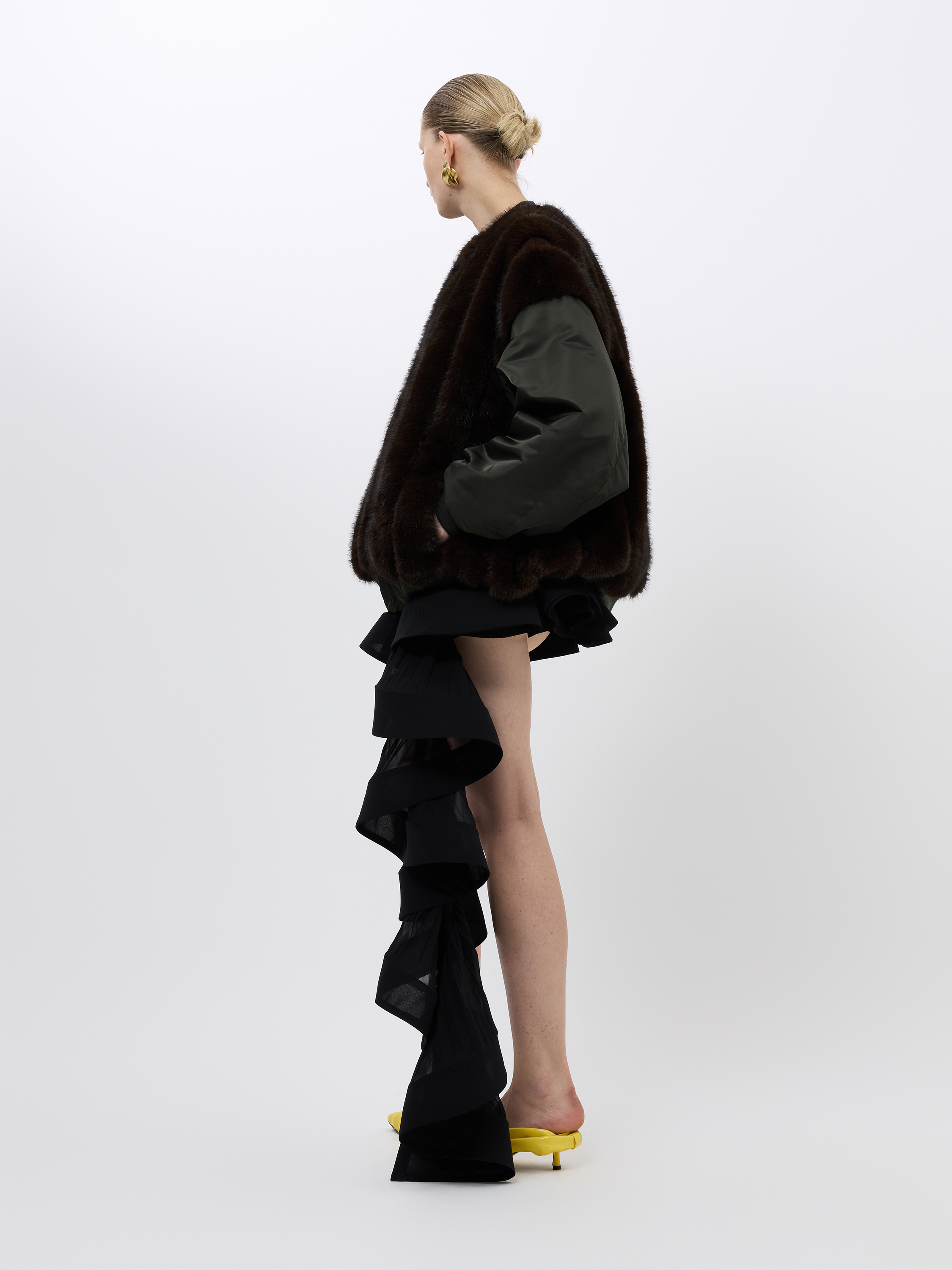 ACCORDION PLEATED RUFFLE SKIRT (W26SK6101BK)