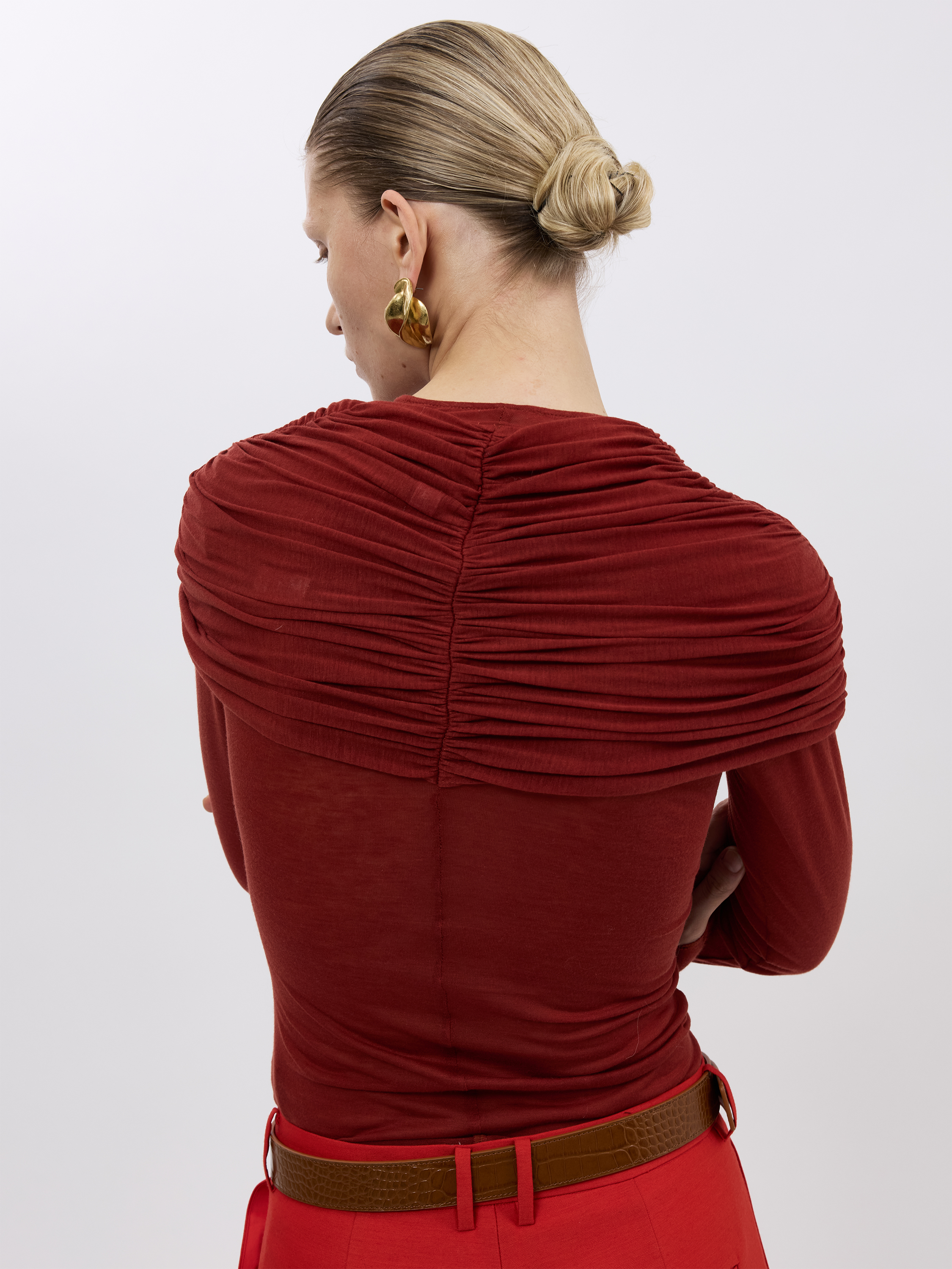 SHOULDER DRAPE RUCHED TOP (W26TS11051OR)